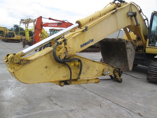 ขายรถขุด Komatsu รุ่น PC200-8 มือสองนำเข้าจากญี่ปุ่น สภาพสวย ยังไม่เคยใช้งานในไทย