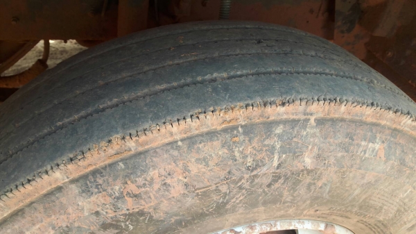 รถอีซูซุ 10 ล้อดั้ม FVZ 300 แรงม้า. ปี 58 , (รถ วิ่ง 6x,xxx กม.) สนใจติดต่อ 081 - 6079515