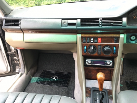 ขาย E200 benz w124 ปี 96