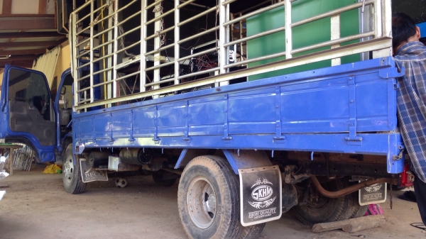 ขายกระบะคาขายกระบะคาร์โก้ของ ISZUSU NPR 120 ขนาด 5.20 เมตร ความกว้างของแคสซี 74 เซน โทร.0847381264