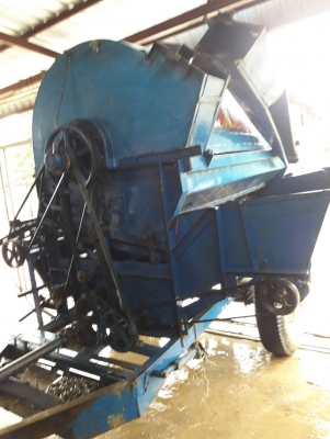 ขายเครื่องนวดข้าวติดรถไถ รุ่นไทเส็งยนต์ 7 ฟุต ขายเครื่องนวดข้าวติดรถไถ รุ่นไทเส็งยนต์ 7 ฟุต