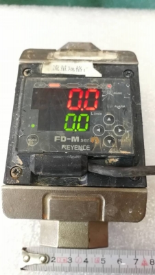 800 บ.ส่งฟรีโทร 083-2000058 LINE ID: line832923 Electromagnetic Flow Sensor เครื่องวัดอัตราการไหลยี่ห้อ KEYENCE ตั้งค่าการทำงานที่ตัวเครื่องง่ายๆ มี 4 เอาท์พุต ใช้ไฟDC 24V.