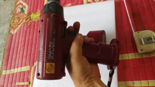 800 บ. ส่งฟรี โทร 083-2000058 LINE ID: line832923 สว่านแบตเตอร์รี ยี่ห้อ RYOBI จากญี่ปุ่น ชนิด9.6 V. 800 บ. ส่งฟรี โทร 083-2000058 LINE ID: line832923 สว่านแบตเตอร์รี ยี่ห้อ RYOBI จากญี่ปุ่น ชนิด9.6 V.