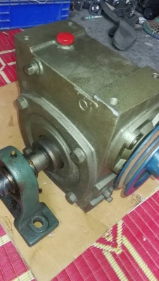 4,200 บ.กทม ส่งฟรี โทร 083-2000058LINE ID: line832923 ชุดเกียร์ทดยี่ห้อ MAKISHINKO ผลิตญี่ปุ่น ขนาดใหญ่(กว้าง 17 cm. ยาว 33 cm. สูง 31 cm.) ขนาดเพลาสวมโต 39 mm. อัตราทด 1: 60 สภาพสวย(มี 3 ตัว) 4,200 บ.กทม ส่งฟรี โทร 083-2000058LINE ID: line832923 ชุดเกียร์ทดยี่ห้อ MAKISHINKO ผลิตญี่ปุ่น ขนาดใหญ่(กว้าง 17 cm. ยาว 33 cm. สูง 31 cm.) ขนาดเพลาสวมโต 39 mm. อัตราทด 1: 60 สภาพสวย(มี 3 ตัว)