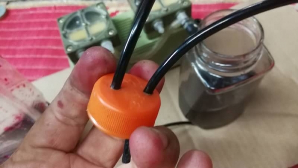 700 บ. ส่งฟรี083-2000058  LINE ID: line832923 ปั๊มไดอะแฟมดูดอัดอากาศเอนกประสงค์ 2 สเตท(2ห้องแยกกัน) ยี่ห้อ ULVAC จากญี่ปุ่น ใช้ไฟ 100 V. การต่อสาธิตตามvdo