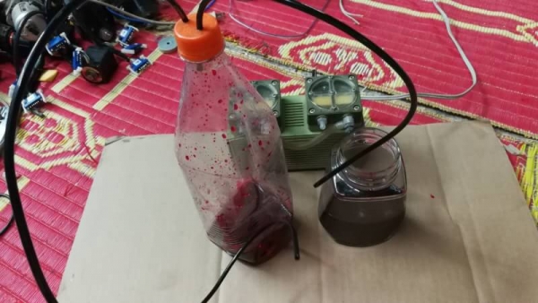 700 บ. ส่งฟรี083-2000058  LINE ID: line832923 ปั๊มไดอะแฟมดูดอัดอากาศเอนกประสงค์ 2 สเตท(2ห้องแยกกัน) ยี่ห้อ ULVAC จากญี่ปุ่น ใช้ไฟ 100 V. การต่อสาธิตตามvdo