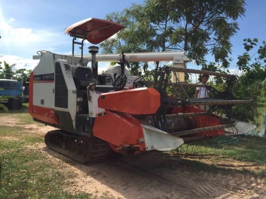 ขาย 245,000 บาท KUBOTA DC68G อุ้ม ทำงาน 1,400 ชม. เครื่องดี โช่หนา พร้อมใช้  รถอยู่ จ.สุรินทร์  โทร&amp;ไอดีไลน์ 0610710295