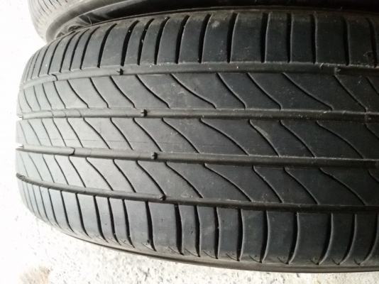 มิชลิน.205/60/16ปี2313.ไม่ปะ.ไม่ลายงา.ดอก80\% คู่800บ.โทร.0879050181. มิชลิน.205/60/16ปี2313.ไม่ปะ.ไม่ลายงา.ดอก80\% คู่800บ.โทร.0879050181.