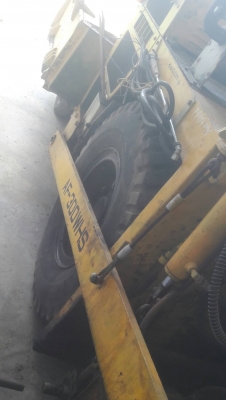 ขายด่วน รถปูยาง hanta wa300 wha. เก่านอก ใช้งาน มาไม่มาก สภาพพร้อมใช้  ขาย390000