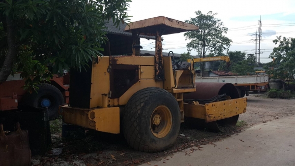 ขาย รถบดbomax  2เพลา.  มีเล่มทะเบียนขาย2คัน ใช้งานได้1คัน อีกคัน เครือง ทำงานปกติ. แต่ต้องเปลี่ยนปั้ม ขาย2คัน 900000 บาท