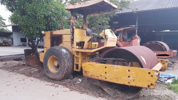 ขาย รถบดbomax  2เพลา.  มีเล่มทะเบียนขาย2คัน ใช้งานได้1คัน อีกคัน เครือง ทำงานปกติ. แต่ต้องเปลี่ยนปั้ม ขาย2คัน 900000 บาท