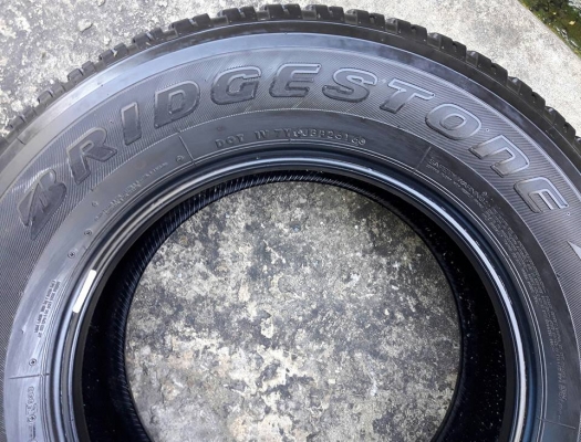 ยางรถยนต์ BRIDGESTONE รุ่นDUELER A/T. 265 65R17 สัปดาห์ที่26 ปี2016 ลงพื้นปลายปี2016 สภาพสวยมากๆ ดอก