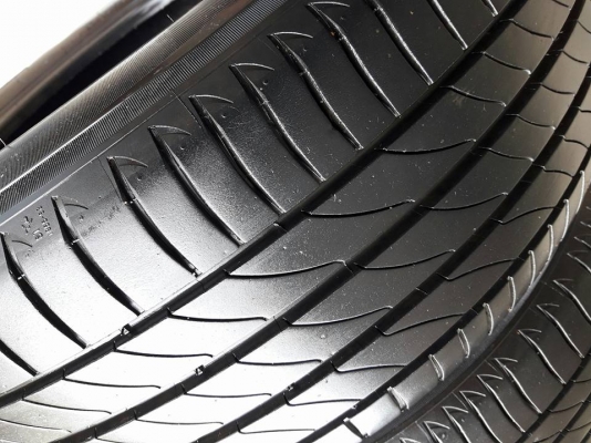 ยางมือสอง MICHELIN รุ่น PRIMACY.3ST 215 60R17 สัปดาห์ที่18 ปี2016 ลงพื้นจริงปลายปี2016 สภาพสวยมากๆไร