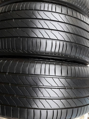 ยางมือสอง MICHELIN รุ่น PRIMACY.3ST 215 60R17 สัปดาห์ที่18 ปี2016 ลงพื้นจริงปลายปี2016 สภาพสวยมากๆไร