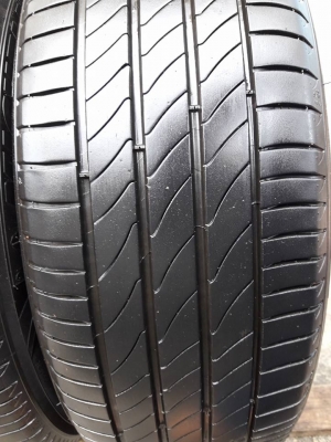 ยางมือสอง MICHELIN รุ่น PRIMACY.3ST 215 60R17 สัปดาห์ที่18 ปี2016 ลงพื้นจริงปลายปี2016 สภาพสวยมากๆไร