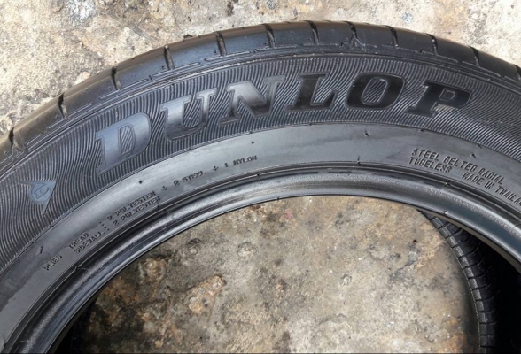 ยางรถยนต์มือสอง DUNLOP รุ่น ENASAVE EC300. 205 55R16สัปดาห์ที่23ปี2016 ลงพื้นปลายปี2016 สภาพสวยมากๆ 