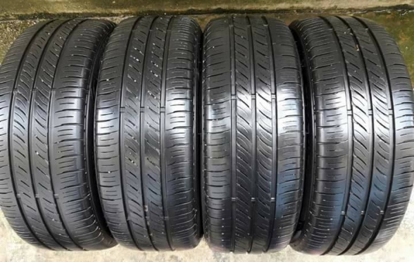 ยางรถยนต์มือสอง DUNLOP รุ่น ENASAVE EC300. 205 55R16สัปดาห์ที่23ปี2016 ลงพื้นปลายปี2016 สภาพสวยมากๆ 