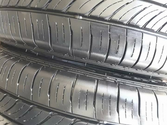 ยางรถยนต์มือสอง DUNLOP รุ่น ENASAVE EC300. 195 65R15 ปี2016 สภาพสวยมากๆ ดอกเยอะมากๆคุ้มสุดๆใช้อีกยาว