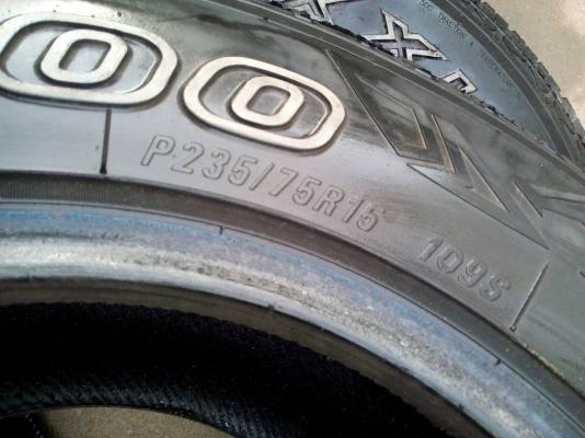235/75R15 MAXXIS 700 BRAVO A/T ปี14 มี 2 เส้น โทร.081-427-3941 ตจว.ส่งได้ครับ