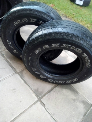 235/75R15 MAXXIS 700 BRAVO A/T ปี14 มี 2 เส้น โทร.081-427-3941 ตจว.ส่งได้ครับ