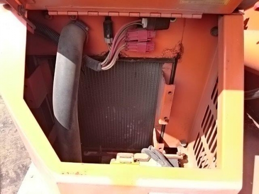 Hitachi HX99B-2 : รถกระเช้า บูมลิฟต์ สูง 9 เมตร นำเข้าจากญี่ปุ่น โทร. 080-6565422 (หนิง)