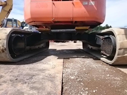 Hitachi HX99B-2 : รถกระเช้า บูมลิฟต์ สูง 9 เมตร นำเข้าจากญี่ปุ่น โทร. 080-6565422 (หนิง)