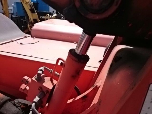 Hitachi HX99B-2 : รถกระเช้า บูมลิฟต์ สูง 9 เมตร นำเข้าจากญี่ปุ่น โทร. 080-6565422 (หนิง)