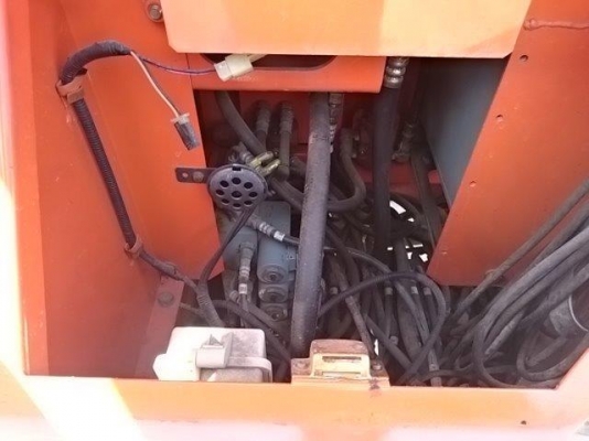 Hitachi HX99B-2 : รถกระเช้า บูมลิฟต์ สูง 9 เมตร นำเข้าจากญี่ปุ่น โทร. 080-6565422 (หนิง)