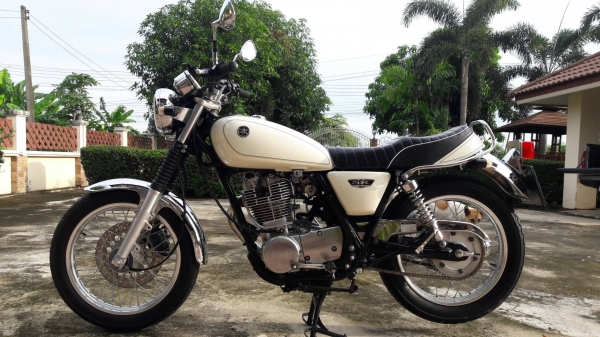 ขาย yamaha sr400 ปี 2015 ออกศูนย์