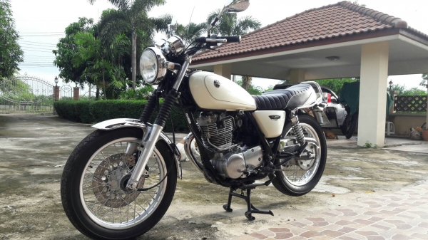 ขาย yamaha sr400 ปี 2015 ออกศูนย์