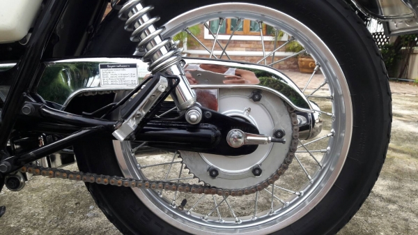 ขาย yamaha sr400 ปี 2015 ออกศูนย์