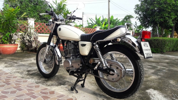 ขาย yamaha sr400 ปี 2015 ออกศูนย์