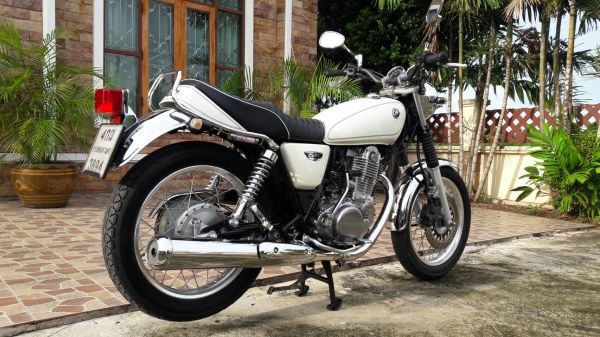 ขาย yamaha sr400 ปี 2015 ออกศูนย์