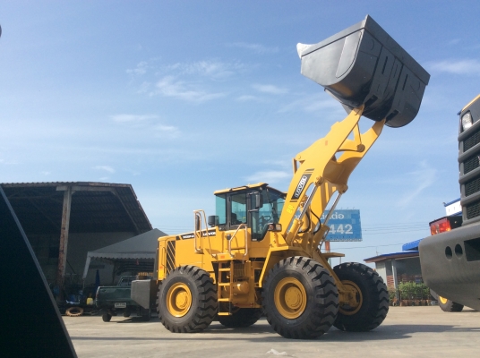 ด่วน!!! พิเศษสำหรับลูกค้ารถตักล้อยาง LOVOL รุ่น FL956F-II นำเข้าจากต่างประเทศ สภาพสวยพร้อมใช้งาน ไม่เคยใช้งานในไทยมาก่อน