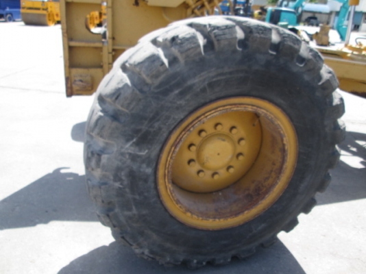 รถเกรด(Motor Grader) 140G ซีเรียล: 72V09457 ปี 1986 ชั่วโมงทำงาน 9417 ชั่วโมง มือสองนำเข้าจากอเมริกา