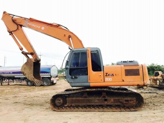 ขาย 985,000  HITACHI ZX200-1 ทำงาน 22,xxx ชม. เครื่องดี ปั้มแรง โช่หนา เอวแน่น ไฟฟ้าครบ เอกสารเล่มทะเบียน รถอยู่ จ.ปทุมธานี 090-772-3710 090-772-3708