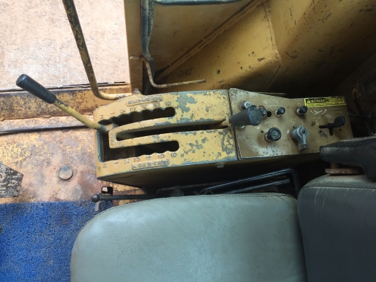 ขออณุญาติขายรถ เกรดเด้อ140Gชีเรี่ยน 9000กว่าเอกสารเล่มประตู๋มีครบเก๋งแอร์พร้อมใช้งานพร้อมโอนราคา 1890000 สนใจติกต่อ0853224877  -0988930465