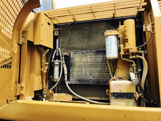 ขออณุญาติขายรถ   CAT 330C ชั่วโมง10000หน่อยๆเอกสารอ ินวอยพร้อมใช้งานราคาเบาๆ 1250000 สนใจติกต่อ0853224877  -0988930465