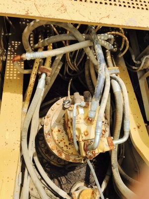 ขออณุญาติขายรถ   CAT 330C ชั่วโมง10000หน่อยๆเอกสารอ ินวอยพร้อมใช้งานราคาเบาๆ 1250000 สนใจติกต่อ0853224877  -0988930465