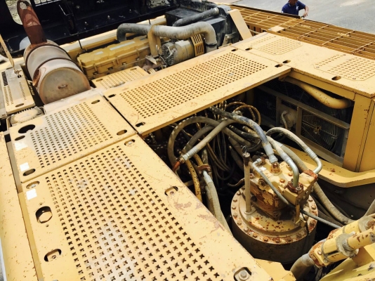 ขออณุญาติขายรถ   CAT 330C ชั่วโมง10000หน่อยๆเอกสารอ ินวอยพร้อมใช้งานราคาเบาๆ 1250000 สนใจติกต่อ0853224877  -0988930465