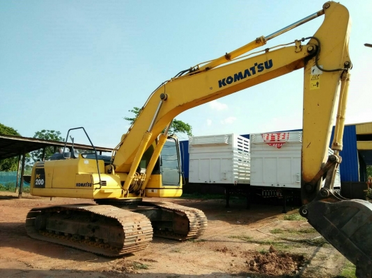 ขออณุญาติขายรถ   PC200-8ชั่ว โมง10000เอกสาร อินวอยช่วง ล่างใหม่พร้อมใ ช ้งานราคา1800000 สนใจติกต่อ0853224877  -0988930465