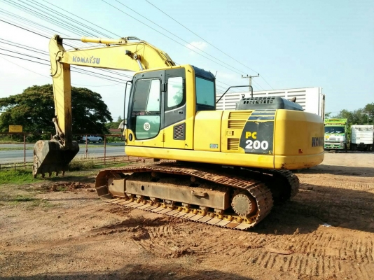ขออณุญาติขายรถ   PC200-8ชั่ว โมง10000เอกสาร อินวอยช่วง ล่างใหม่พร้อมใ ช ้งานราคา1800000 สนใจติกต่อ0853224877  -0988930465