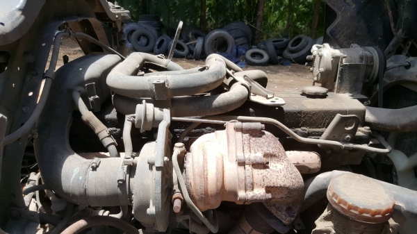 รถอีซุซุ 10 ล้อดั้ม FXZ 195 เปลื่ยนเครื่อง 210 แรงม้า ปี 48. สนใจติดต่อ 081 - 6079515
