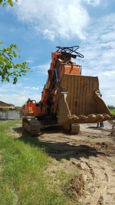 รถแบคโฮฮิตาชิ Ex400-1โชว์เวล  เอกสารเล่มทะเบียน รถสภาพพร้อมใช้งาน