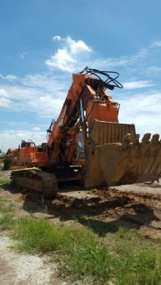 รถแบคโฮฮิตาชิ Ex400-1โชว์เวล  เอกสารเล่มทะเบียน รถสภาพพร้อมใช้งาน