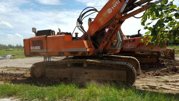 รถแบคโฮฮิตาชิ Ex400-1โชว์เวล  เอกสารเล่มทะเบียน รถสภาพพร้อมใช้งาน