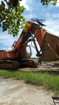 รถแบคโฮฮิตาชิ Ex400-1โชว์เวล  เอกสารเล่มทะเบียน รถสภาพพร้อมใช้งาน