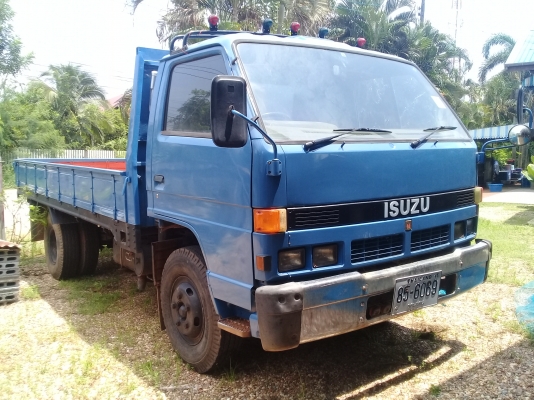 รถหกล้อบรรทุก ISUZU NPR 110 เกียร์สั้น ยกหัวได้ พวงมาลัยเพาเวอร์ รถหกล้อบรรทุก ISUZU NPR 110 เกียร์สั้น ยกหัวได้ พวงมาลัยเพาเวอร์