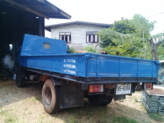 รถหกล้อบรรทุก ISUZU NPR 110 เกียร์สั้น ยกหัวได้ พวงมาลัยเพาเวอร์