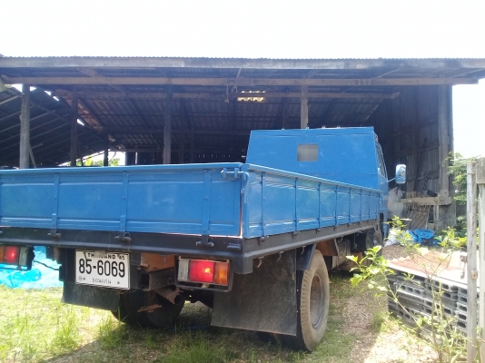 รถหกล้อบรรทุก ISUZU NPR 110 เกียร์สั้น ยกหัวได้ พวงมาลัยเพาเวอร์